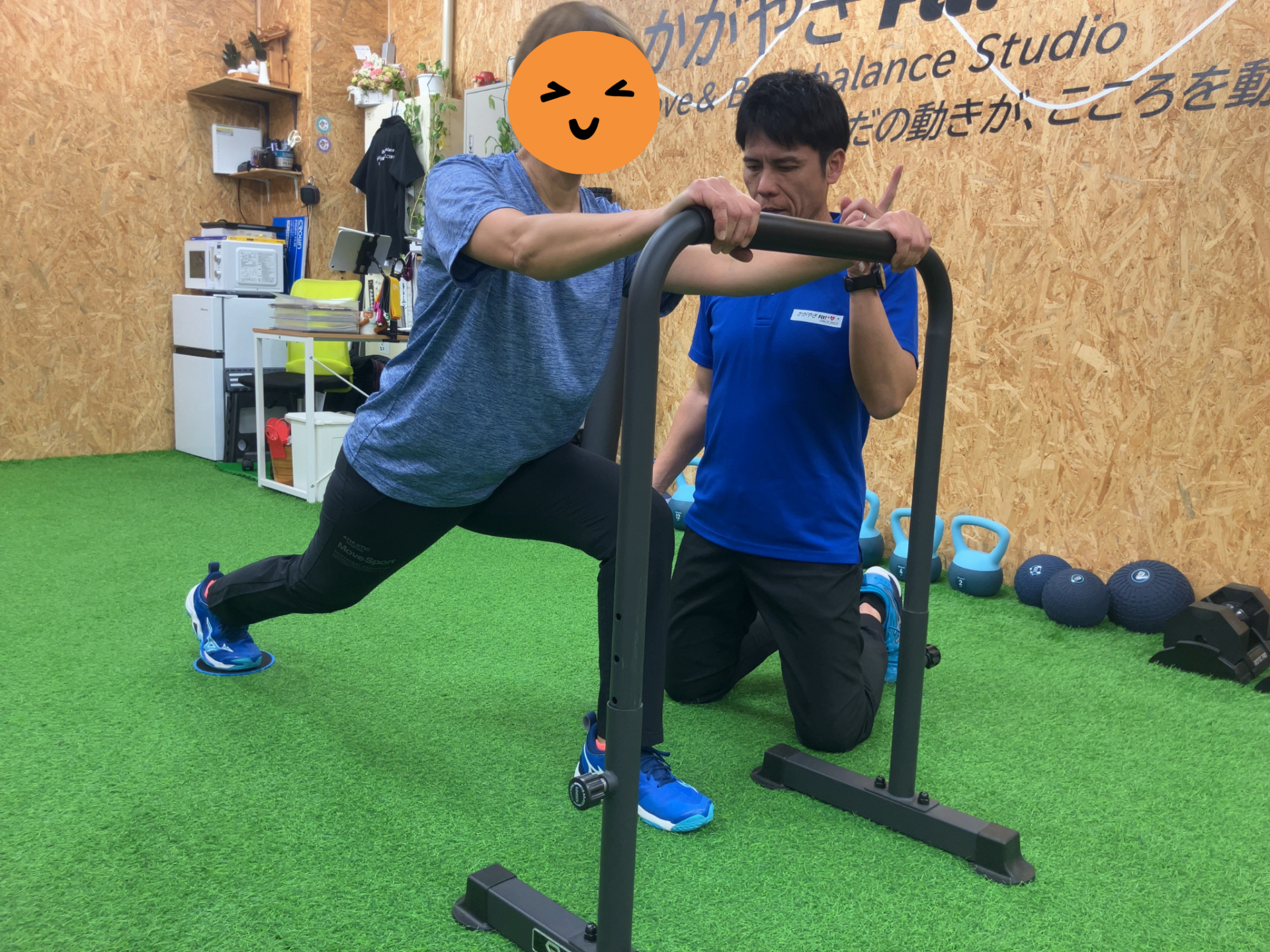 かがやきフィットのオリジナルプランでサポートするトレーニングの様子